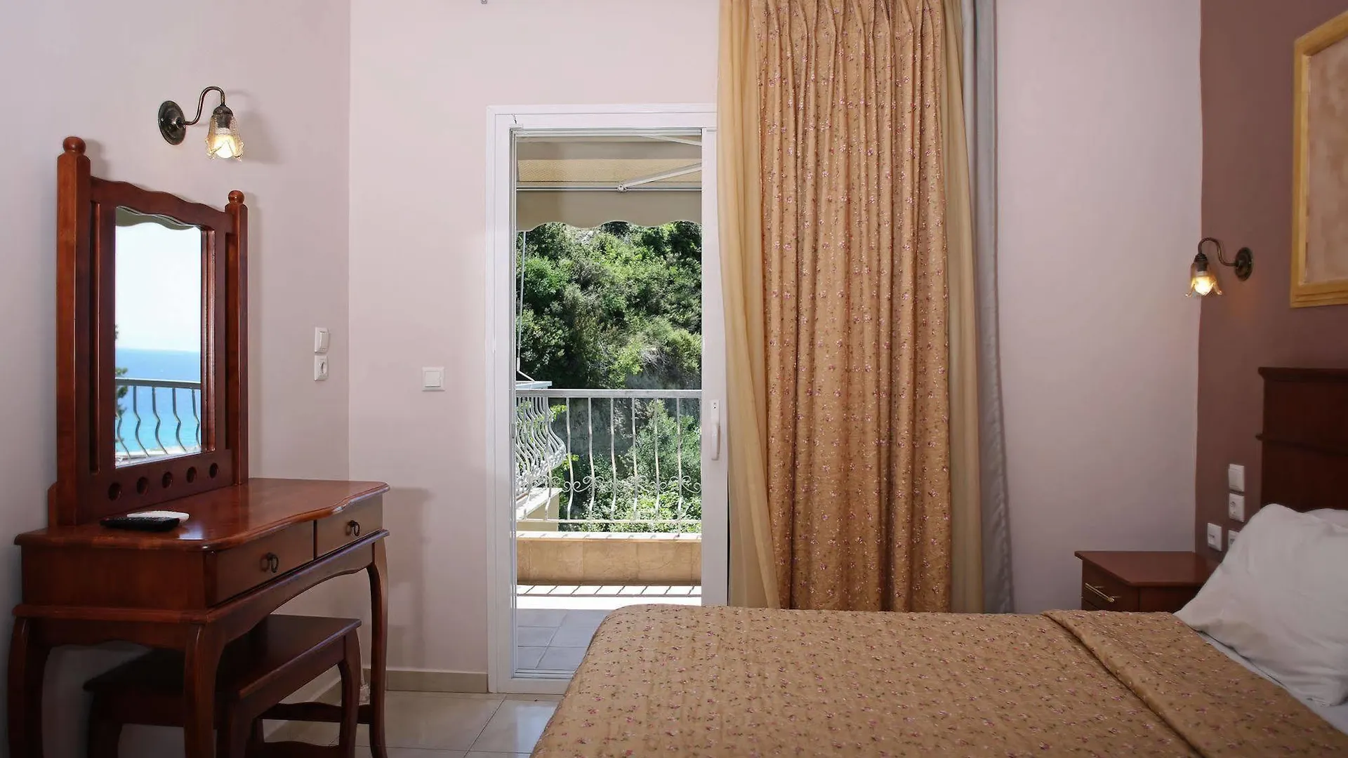 Alexandrina Apartment Mola Kalyva